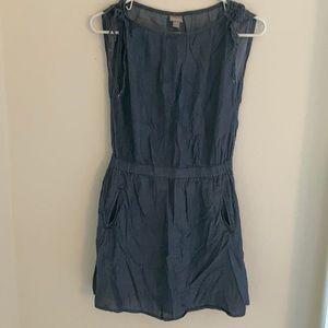 Sleeveless dress